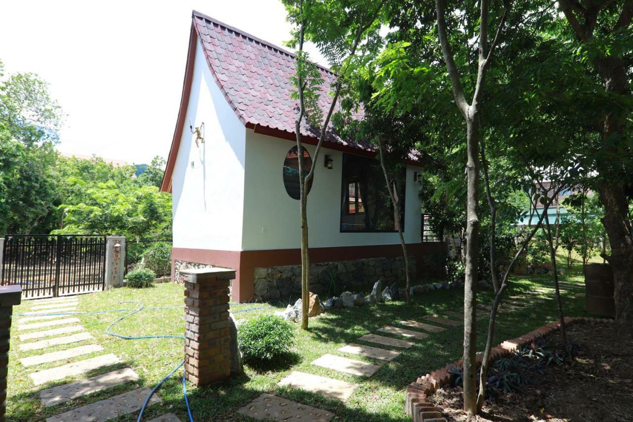 Tropical Valley Homestay - Villas Phong Nha Eksteriør billede
